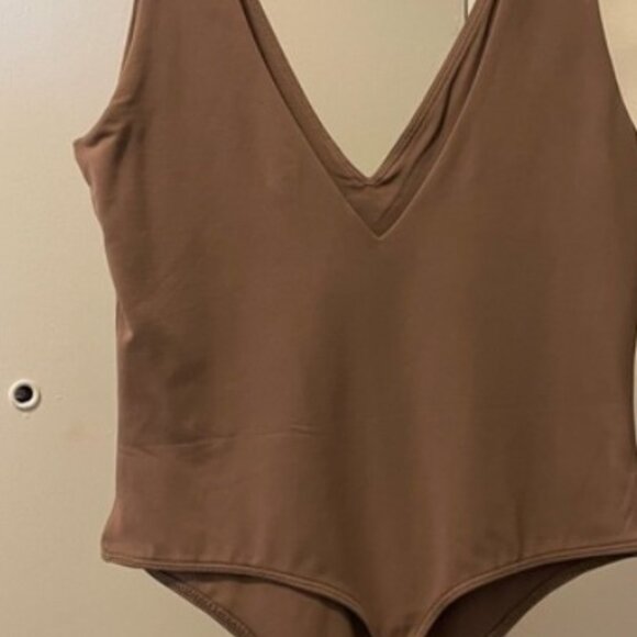 Aritzia Vneck Contour Bodysuit in Taupe - Picture 2 of 3